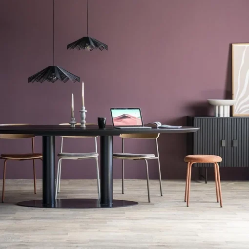 Eettafel ovaal zwart eiken met metalen poot 300x120 cm
