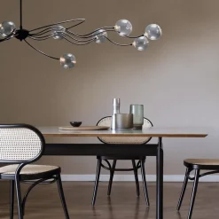 Grote LED hanglamp zwart met helder glazen bollen