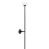 Grote wandlamp mat zwart met witte glazen bol