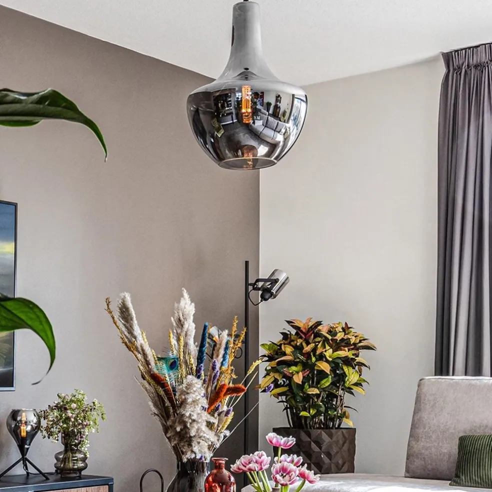 Hanglamp zwart met smoke glazen kap