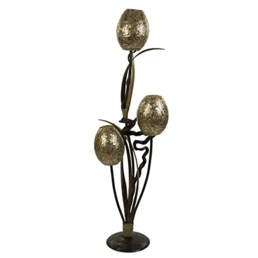 Houten vloerlamp met kelk van schelpen