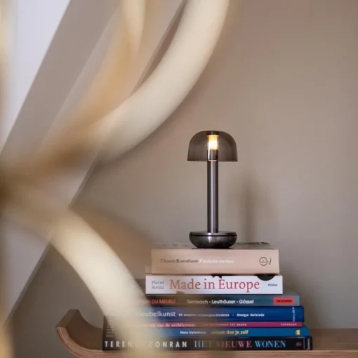 Luxe tafellamp op batterij dimbaar titanium/smoke
