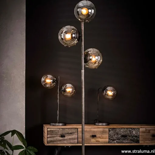 Oud zilveren vloerlamp met amber glas