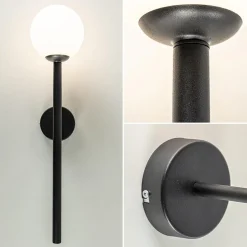 Retro wandlamp zwart met witte glazen bol