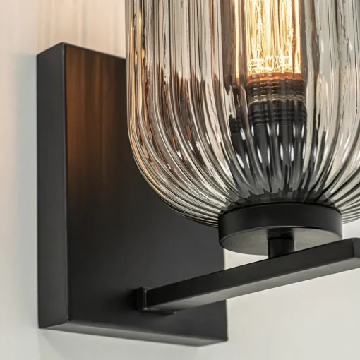 Smoke glazen wandlamp met zwarte bevestiging