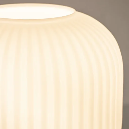 Tafellamp mat zwart met wit glas