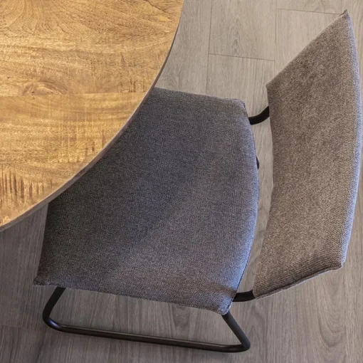 Trendy eettafelstoel grijs met gunmetal poot